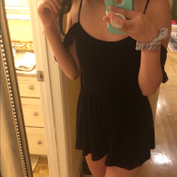 UO BLACK ROMPER - Picture 3 of 8